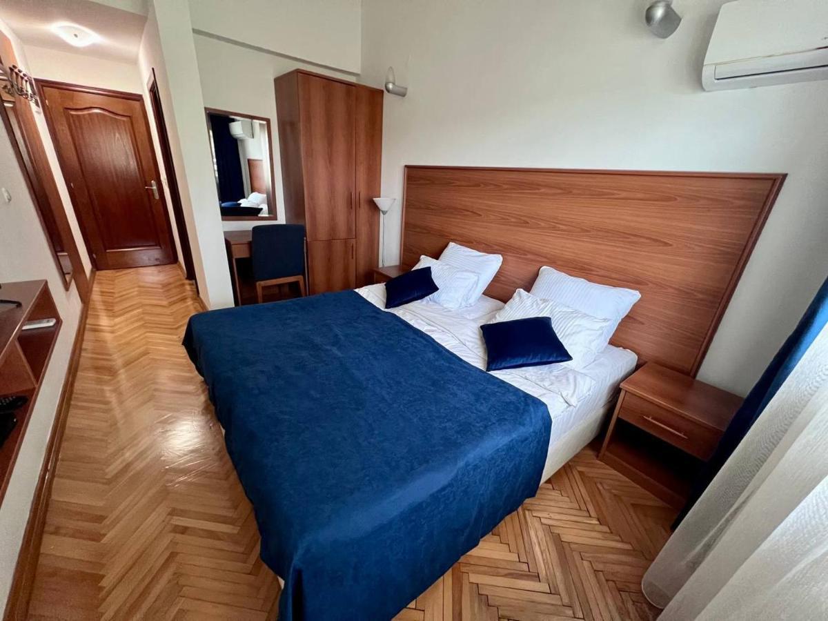 Hotel Ambasador Podgorica Eksteriør bilde