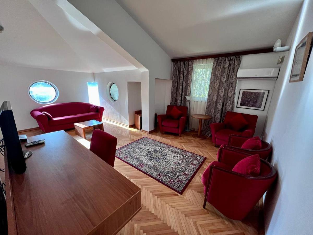 Hotel Ambasador Podgorica Eksteriør bilde